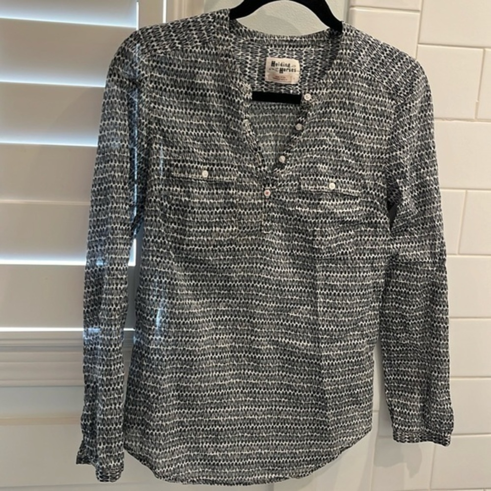 Navy And White Delicate Pattern Anthropologie Blo… - image 1